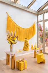 Elegant Buttercup Single-Layer Fringe Garland Banner
